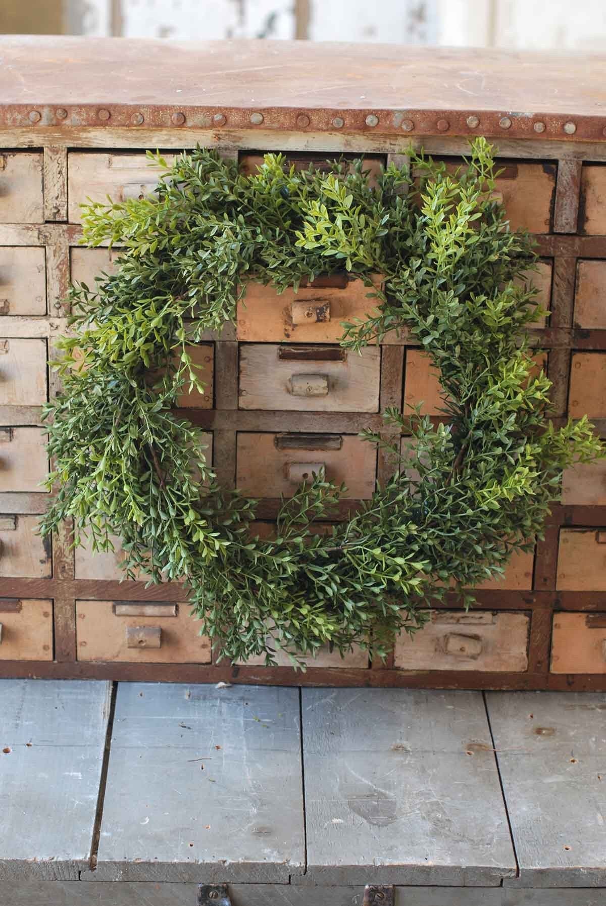 22" New England Boxwood Wreath